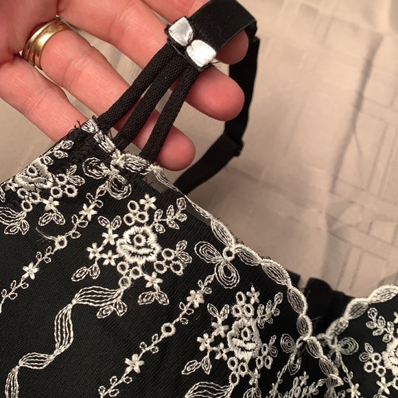 Enchanted Womens embroidered bra - Picture 2 of 3